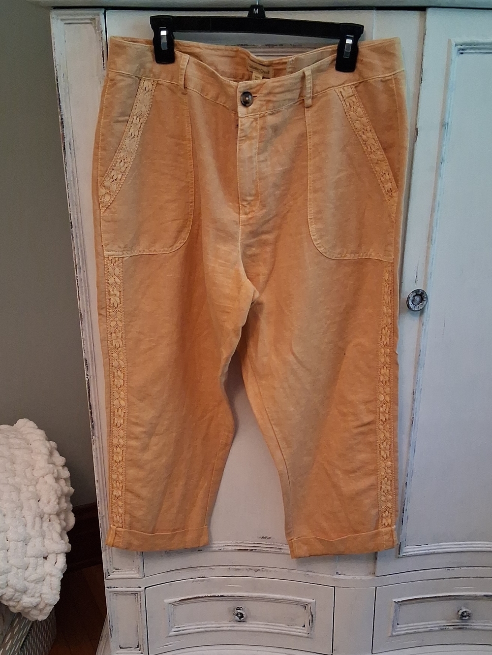 Coldwater Creek Capris with Side Lace Trim